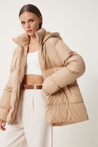 Happiness İstanbul Übergroße Pufferjacke mit Kapuze in Biscuit-Optik für Damen RV00001