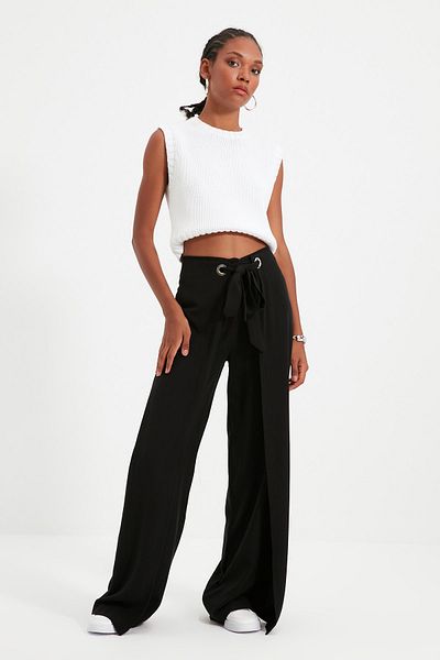 Trendyol Collection Black Eyelet Detailed Woven Trousers TWOSS21PL0634