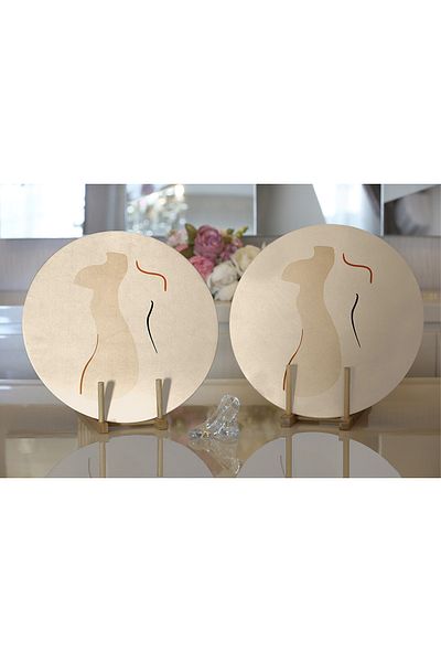 Realhomes 2-Piece Cream Background Women's Silhouette Drawing Digital Printed Modern Round Placemat & Placemat