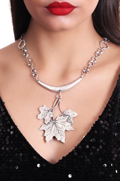 LABALABA Kadın Antik Gümüş Kaplama Çınar Yaprağı Stilizesi Kolye