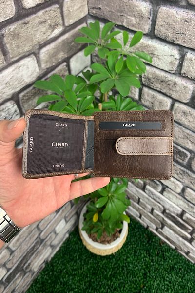 GUARD Brown Leather Vertical Crazy Card Holder