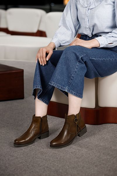 GÖNDERİ(R) Women/Girls Brown Antique Zippered Thick Heeled Genuine Leather Boots