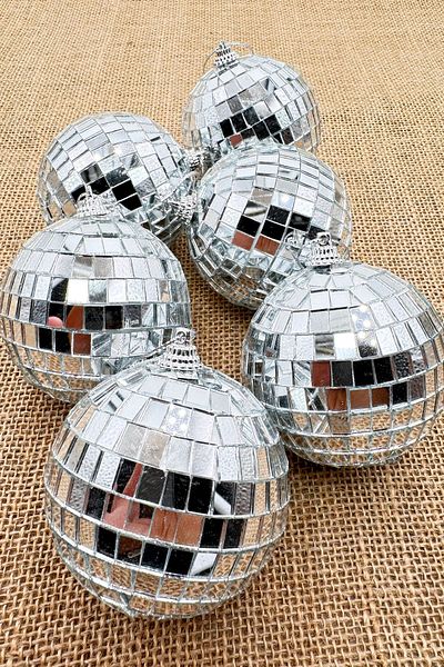 BeySüS Minge de discoteca cu model de pin de Anul Nou - 7 cm, pachet de 6