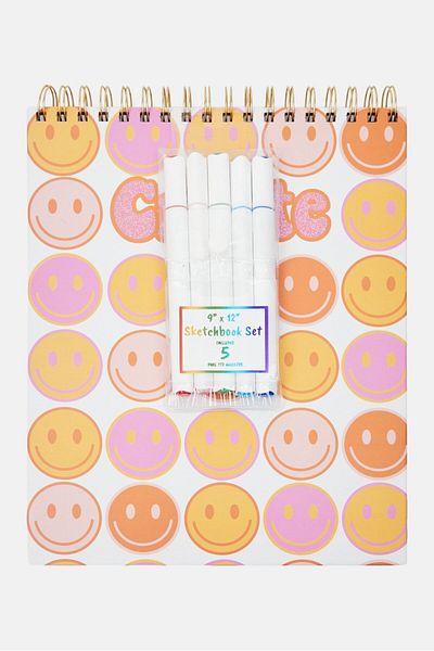 Paperbuzz Create Sketchbook Set With Duel Tip Markers 23 L X 30 H X 2 W Cm, White Combo