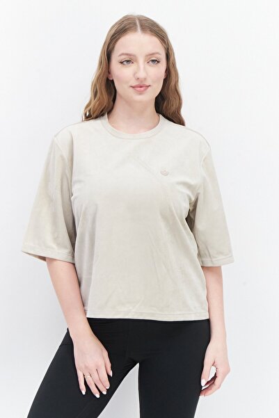 Adidas Originals تي شيرت رياضي نسائي بأكمام طويلة وشعار العلامة التجارية، بيج