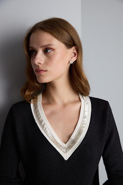 JOIN US Pulover negru din tricot cu decolteu în V brodat cu piatră