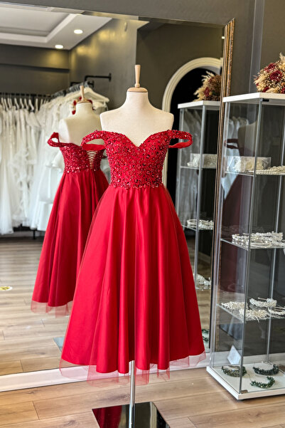 Lenta Moda Kırmızı Dantel Kaplamalı Düşük Omuz Midi Boy Abiye ve Gece Elbisesi