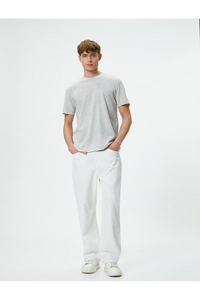 Koton Basic T-Shirt Stoff Detaillierte Rundhals Slim Fit Strukturiert