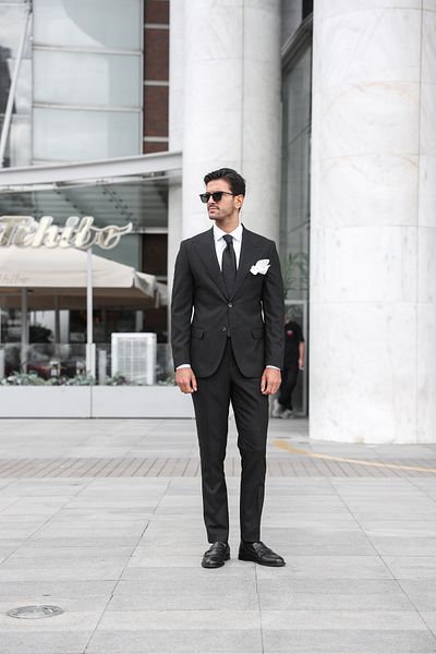 AEK FIORE Men's Black Striped Suit