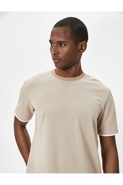 Koton T-Shirt με υφή με λαιμόκοψη - υφασμάτινη λεπτομέρεια, κοντό μανίκι