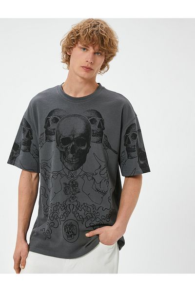 Koton Oversize T-Shirt mit Rundhalsausschnitt und Totenkopf-Print