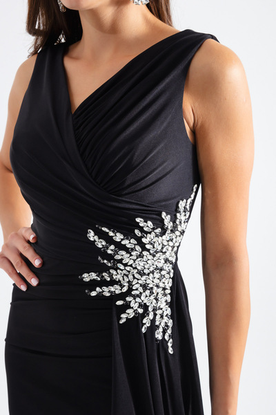 Lafaba Dámské černé večerní šaty s dvojitým límcem zdobené drahokamy