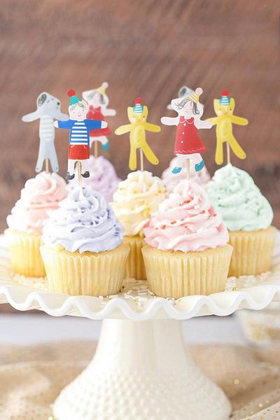 Le Mabelle Multicolored Children's and Animal Themed 10-Piece Toothpick Cake Decoration Set