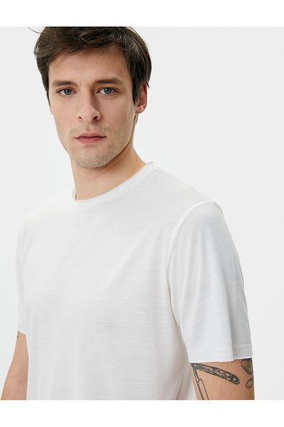 Koton Βασικό T-Shirt με λαιμόκοψη με κοντό μανίκι βισκόζη