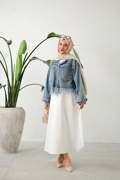 lurex moda Късо дънково яке с шест пискюла