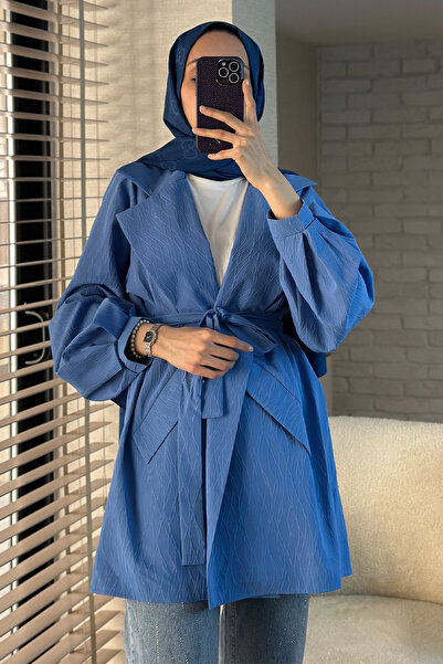 Salih Çelebi Μπλε καμπαρντίνα με ανάγλυφο σχέδιο, μοντέλο 2090