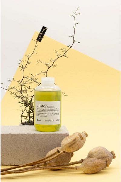 Davines Regenerating Moisture Shampoo for Dehydrated Hair: Momo 8.45 Fl.Oz Cod.75625 Beautysecretsq14