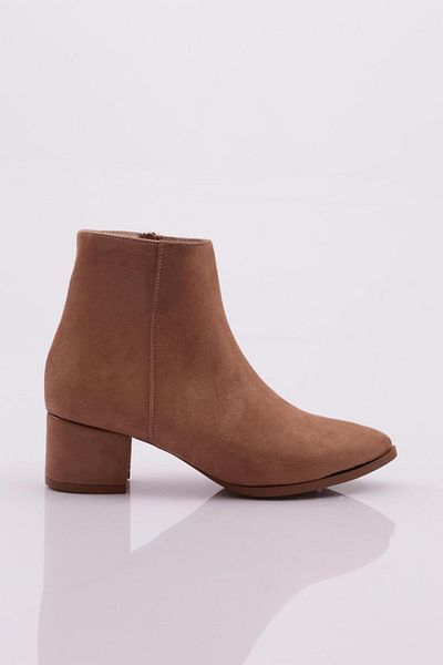 DGN Si-07k Damen – 22k Nude Wildleder-Stiefeletten mit spitzer Zehenpartie und Absatz