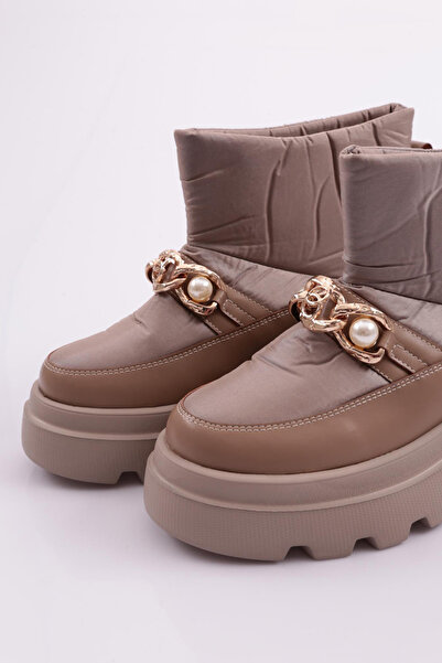 DGN Kadın Kalın Zincir Aksesuarlı Inci Taşlı Bot Vizon 15299193118