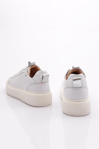 DGN Dámské šněrovací tenisky se silnou podrážkou bílé 5882678