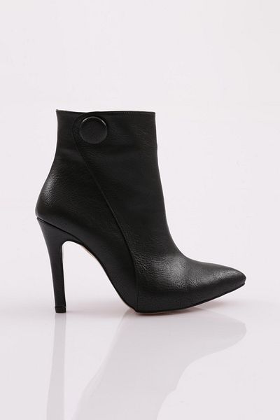 DGN Black Thin Heeled Pointed Toe Boots - Button Detail, Wrinkled