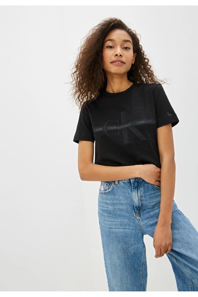 Calvin Klein Monogram Logo Nakış Desenli Regular Fıt Tee