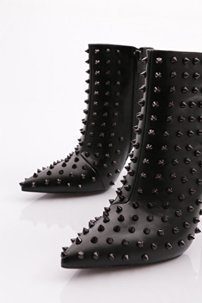 DGN Γυναικείες μπότες με τακούνι σε μαύρο σχέδιο - 63852859