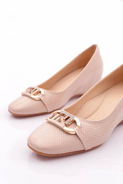 DGN Women's Metal Accessory Wedge Heeled Shoes Beige 354753539