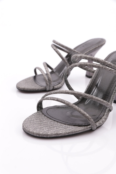 DGN 905 Papuci de damă cu dungi cu toc