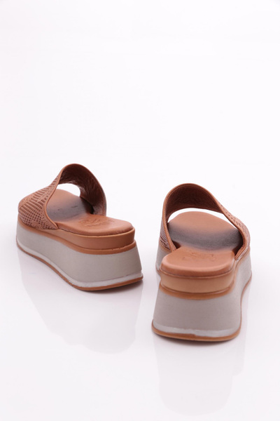 DGN Γυναικείες Παντόφλες Tan Μοντέλο 311135108