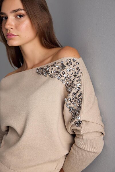 JOIN US El İşi Taş İşlemeli Kayık Yaka Triko Kazak