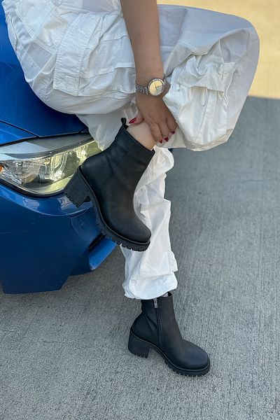 SHOEBELLAS Λεπτομερείς γυναικείες μπότες Luke Black Skin με φερμουάρ