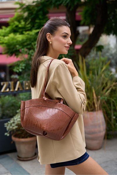 Madamra Tan Crocodile Damen-Shopper – Hand- und Umhängetasche