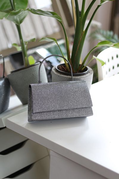 Moom Bag Γυναικεία βραδινή τσάντα φόρεμα με μεταλλική λαβή πλατίνα