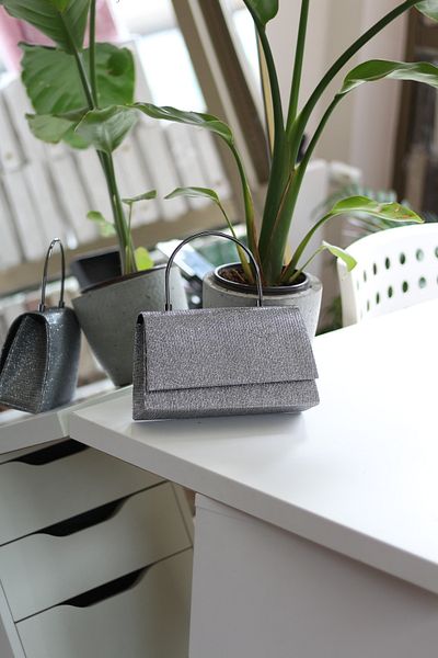 Moom Bag Γυναικεία βραδινή τσάντα φόρεμα με μεταλλική λαβή πλατίνα