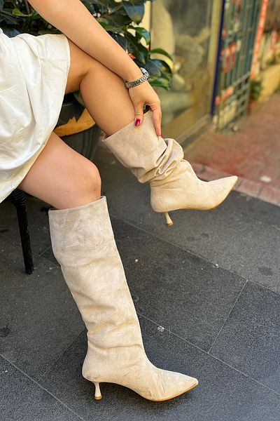 SHOEBELLAS Λεπτομερείς γυναικείες μπότες Caleb Beige Suede Gathered