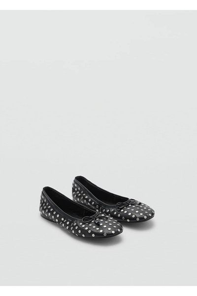 MANGO Woman Ballerinas mit Nietenschnürung