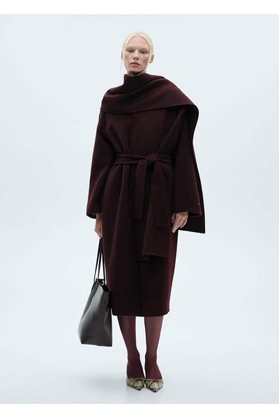 MANGO Woman Mantel – Stilvoll gestalteter Scrollstoff