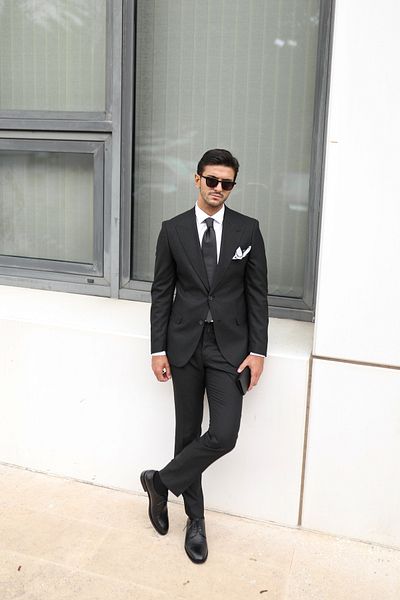 AEK FIORE Men's Black Textured Suit