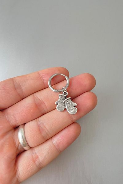 Jaida Moda Unisex Silver New Year Christmas Gloves Figure Dangle Steel Earrings