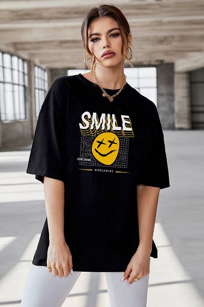 Relax family xf Дамска тениска с черна усмивка и щампа Oversize