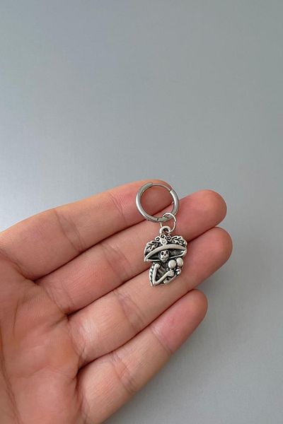 Jaida Moda Unisex Silver Christmas Witch Figured Steel Hoop Earrings