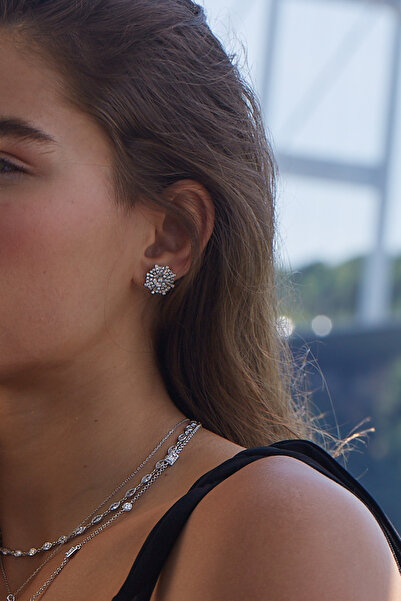 Joy of Jade Begonia Çiçek Çivi Küpe 18 Ayar Rodyum Kaplama (925 Ayar Gümüş Üzerine)