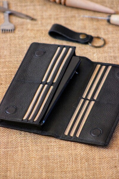 MAT CRAFT Μακρύ πορτοφόλι από γνήσιο δέρμα Unisex με θήκη τηλεφώνου - με λουράκι χειρός και μπρελόκ ως δώρο