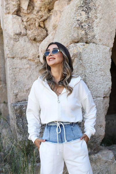 bytugcekaya Σετ φόρμας με λεπτομέρεια τζιν με λευκή μέση