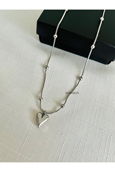 SERAMOR قلادة قلب صغيرة من الفولاذ المقاوم للتشويه مع سلسلة دوريكا باللون الفضي