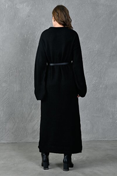 vuvutasarım Μαύρο πλεκτό φόρεμα 4097 με μακρυμάνικη ζώνη με μακρυμάνικο λαιμόκοψη