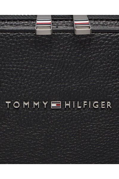 Tommy Hilfiger حقيبة كمبيوتر متوسطة الحجم بقصة ضيقة