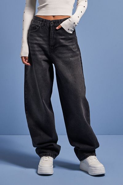 its basic Dunkel geräucherter Denim für Damen – 2w41 Skater Fit, locker sitzende Passform