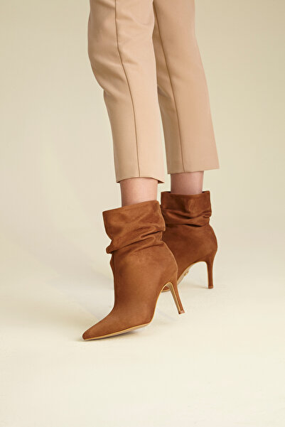 AYAKKABI PRENSİ Дамски ботуши и ботуши Ricki Gusseted от велур, 8 см, кафяви, с висок ток